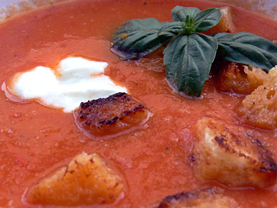Tomatensuppe mit Knofikracherle
